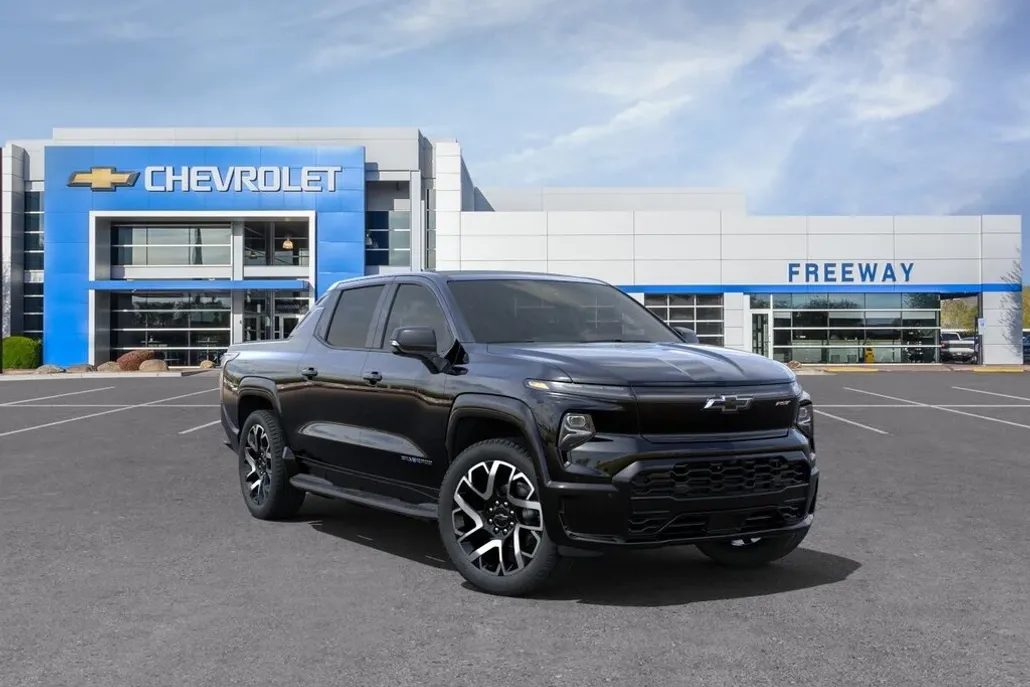 2024 Chevrolet Silverado EV RST photo 1