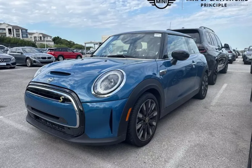 2024 Mini Cooper 2 Door Hardtop photo 1