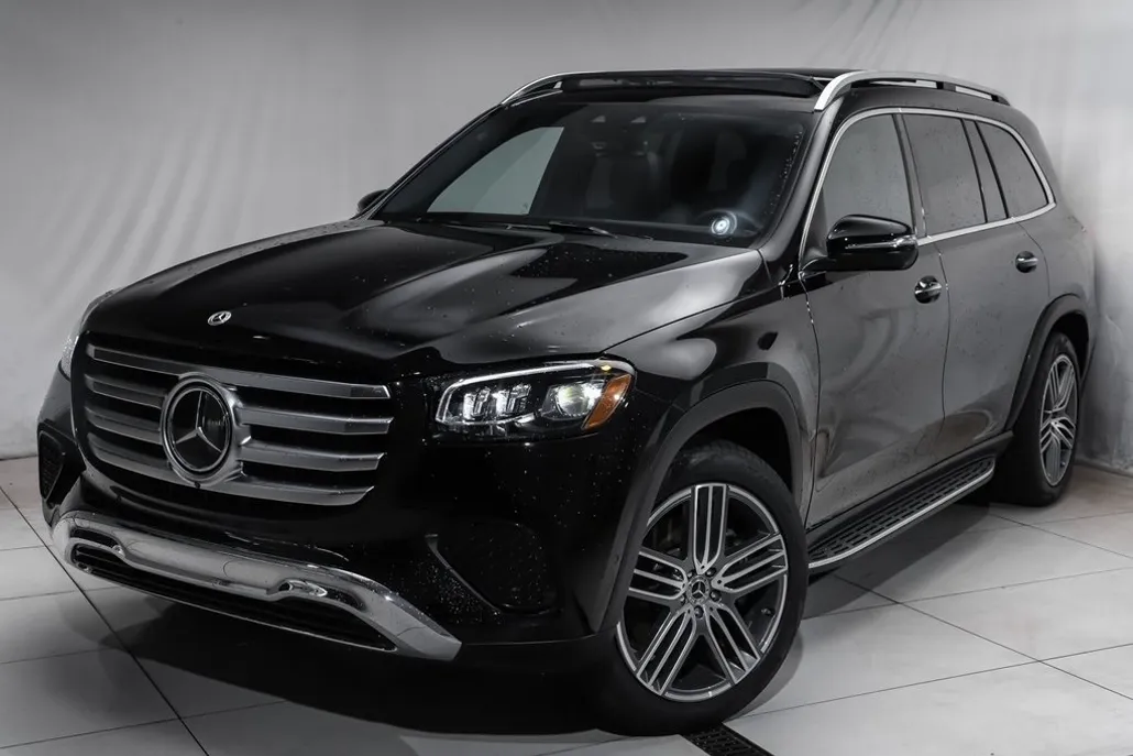 2026 Mercedes Benz GLS 450 4MATIC photo 1