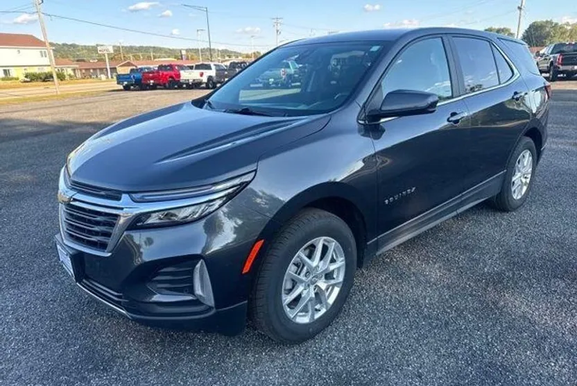 2022 Chevrolet Equinox LT photo 1
