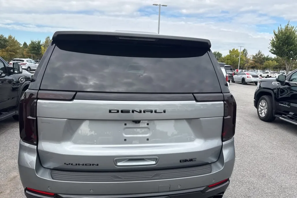 2025 Gmc Yukon Denali photo 1