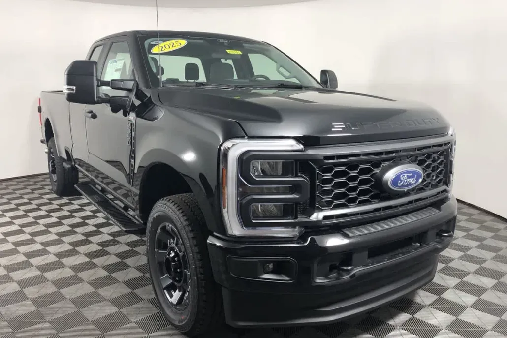 2025 Ford F-350 XL photo 1