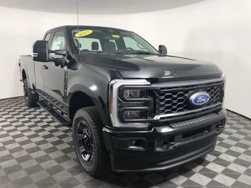 2025 Ford F-350 XL photo 1