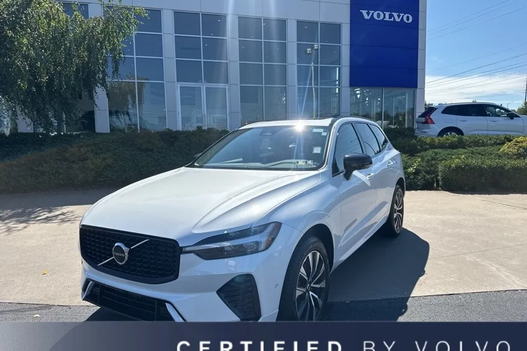 2025 Volvo XC60 B5 Plus photo 1