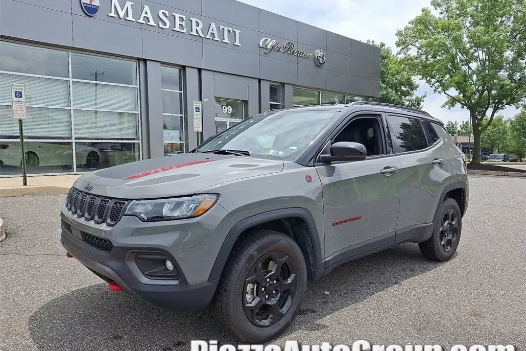 2024 Jeep Compass Trailhawk photo 1