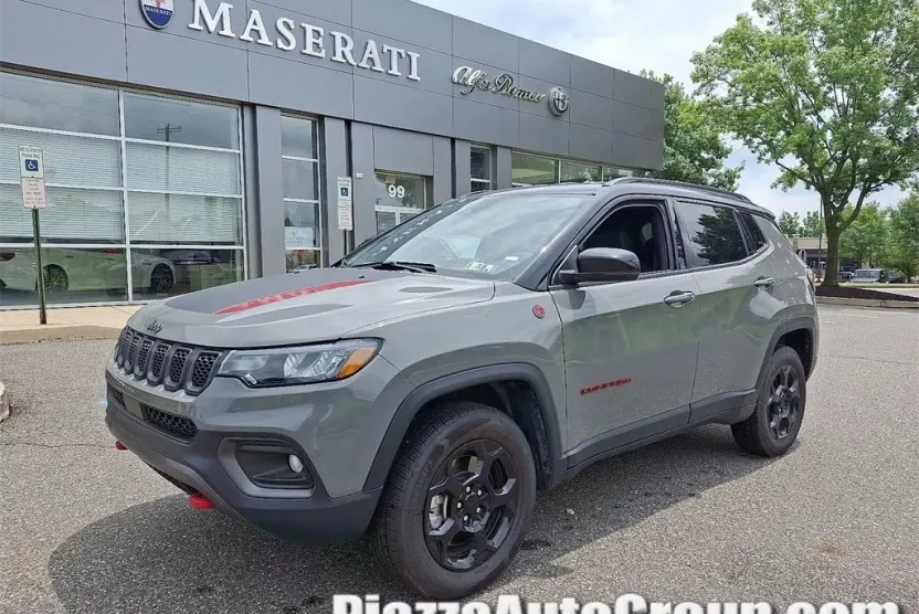 2024 Jeep Compass Trailhawk photo 1