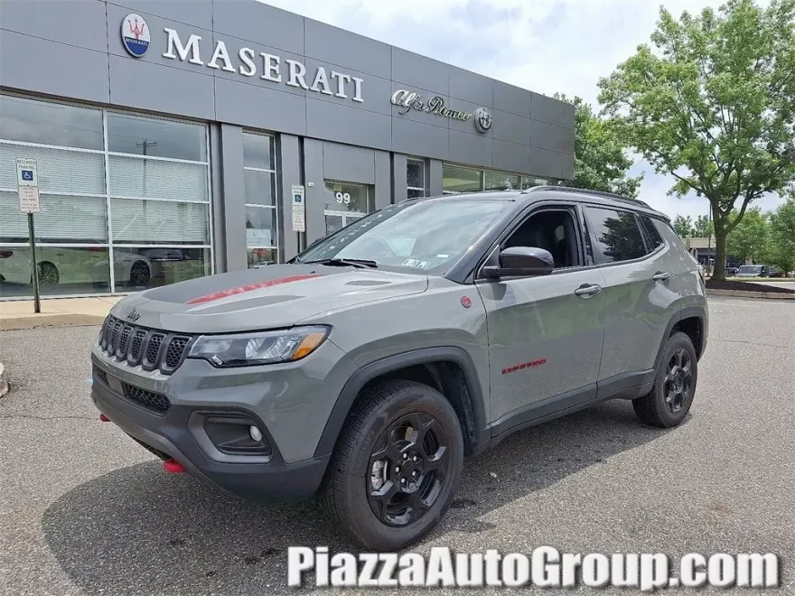 2024 Jeep Compass Trailhawk photo 1