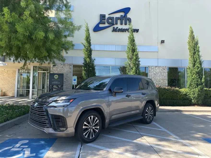 2023 Lexus LX 600 Premium photo 1