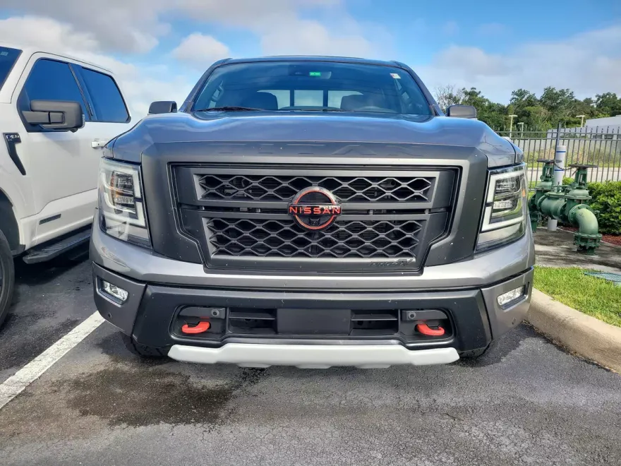 2023 Nissan Titan PRO-4X photo 1