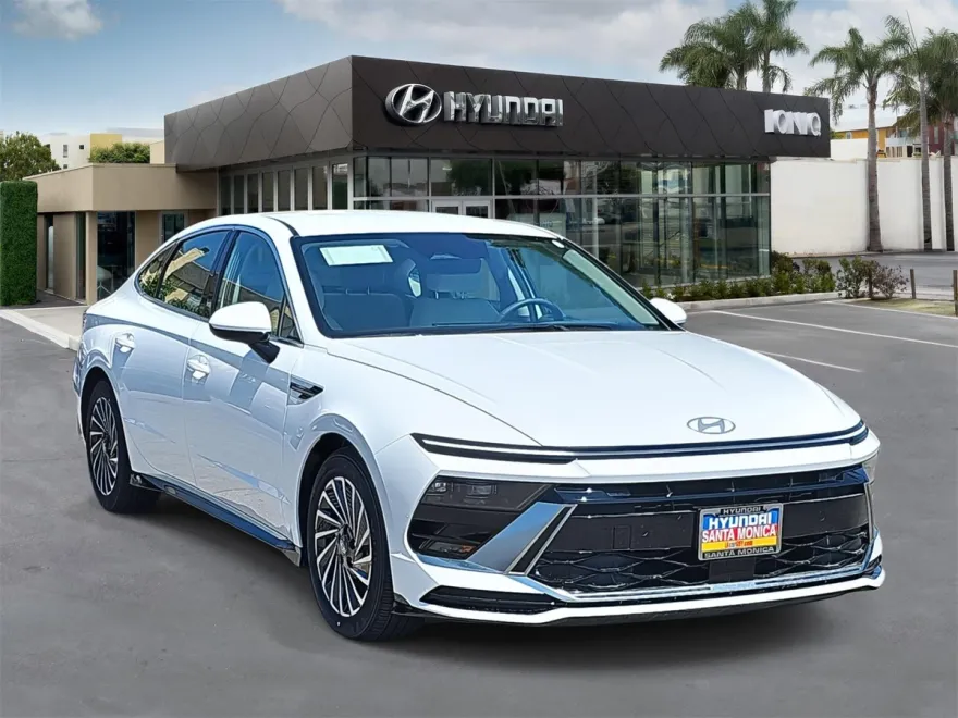 2025 Hyundai Sonata Hybrid SEL photo 1