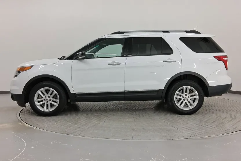2015 Ford Explorer XLT photo 1