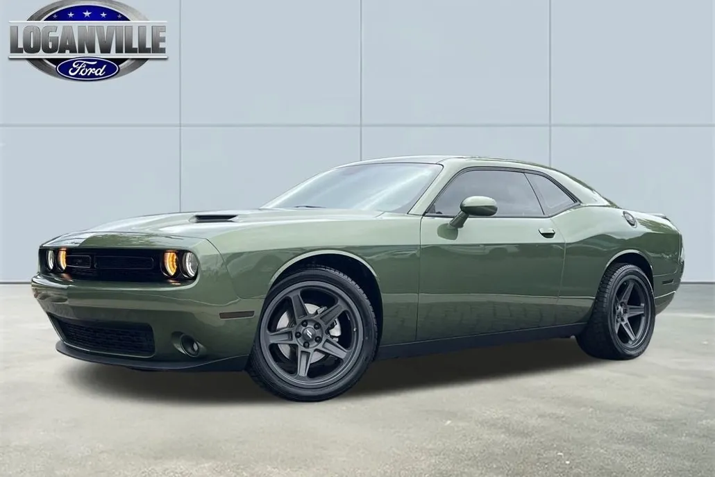 2021 Dodge Challenger SXT photo 1
