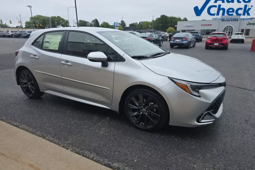 2025 Toyota Corolla XSE photo 1
