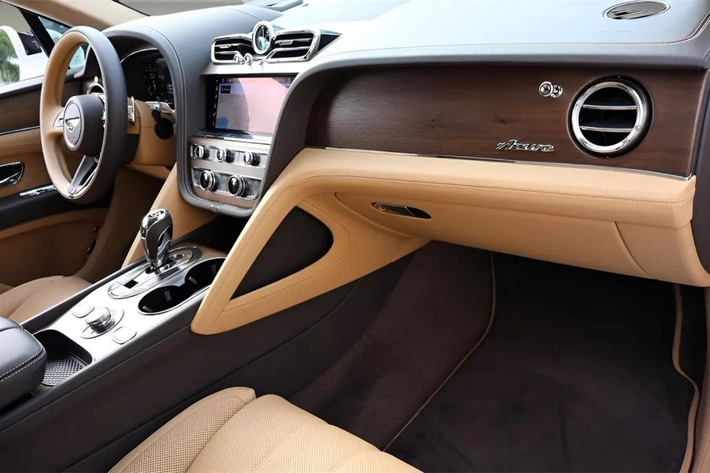2025 Bentley Bentayga V8 photo 1