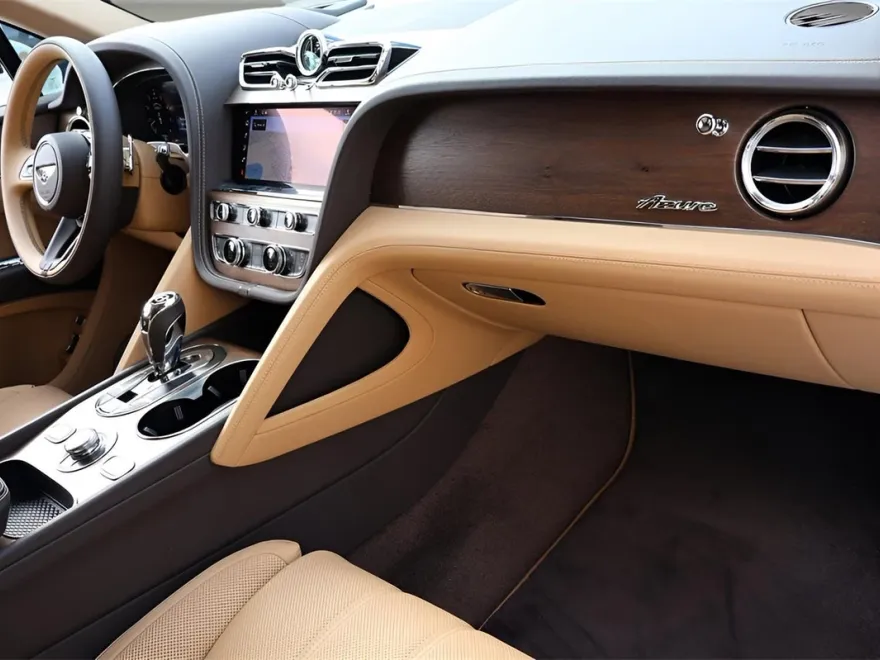 2025 Bentley Bentayga V8 photo 1