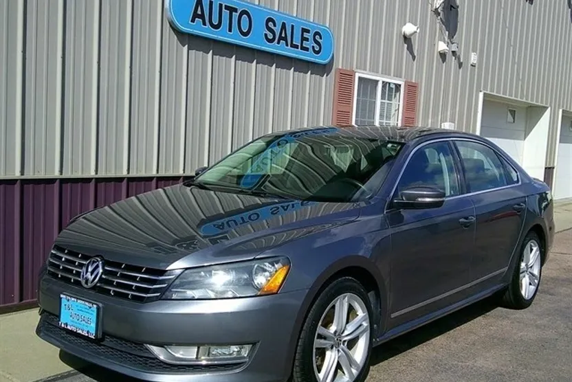 2014 Volkswagen Passat TDI SEL Premium photo 1