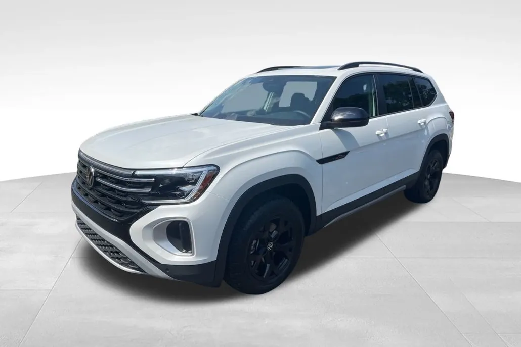 2026 Volkswagen Atlas Peak Edition SE photo 1
