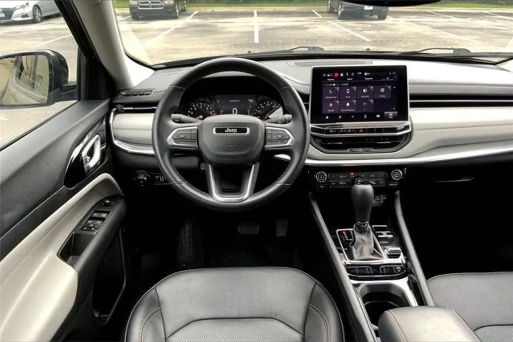 2022 Jeep Compass Limited photo 1