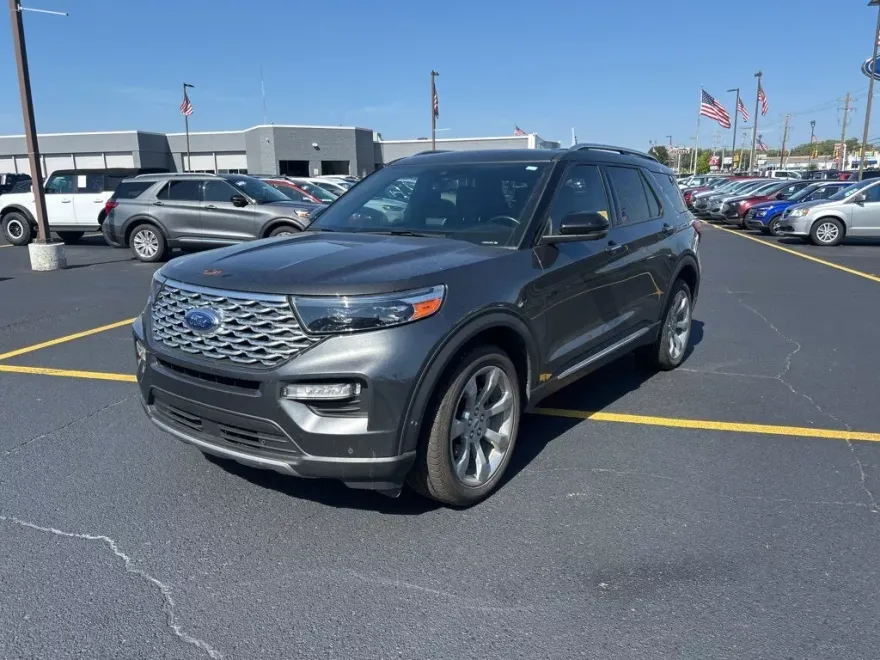2020 Ford Explorer Platinum photo 1