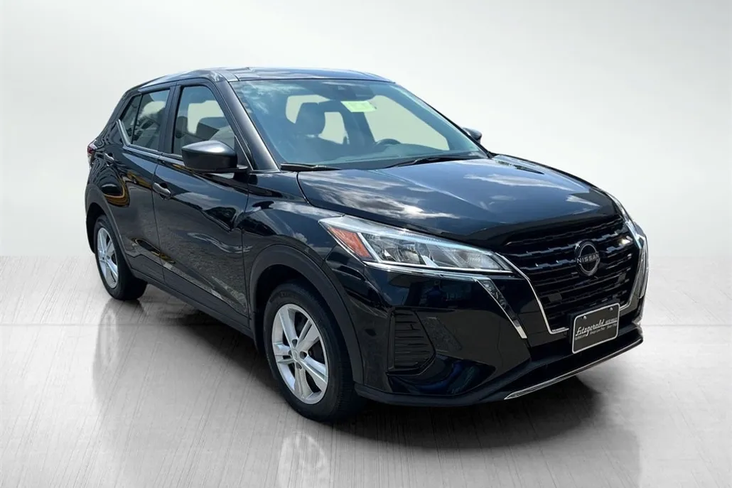 2024 Nissan Kicks S photo 1