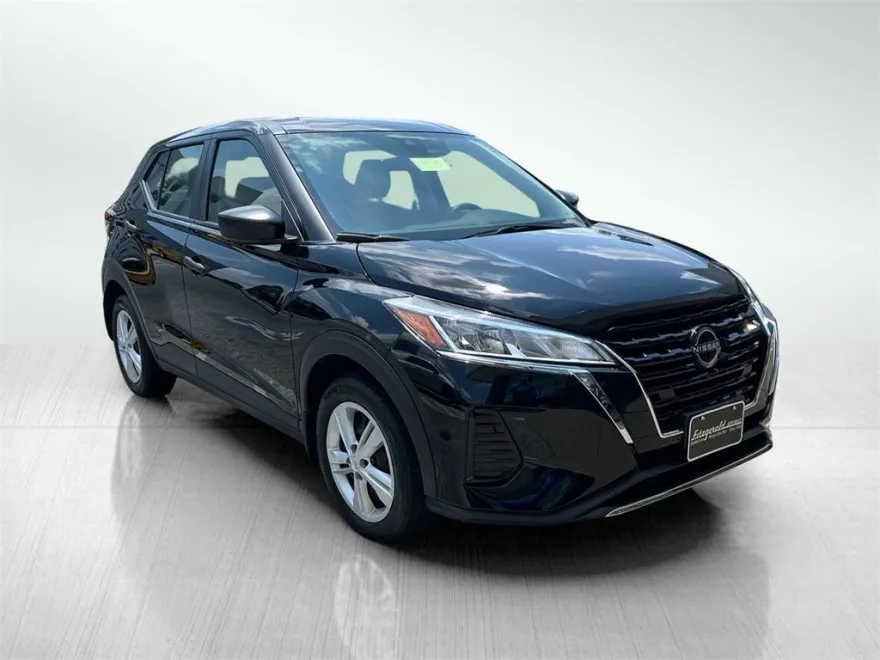 2024 Nissan Kicks S photo 1