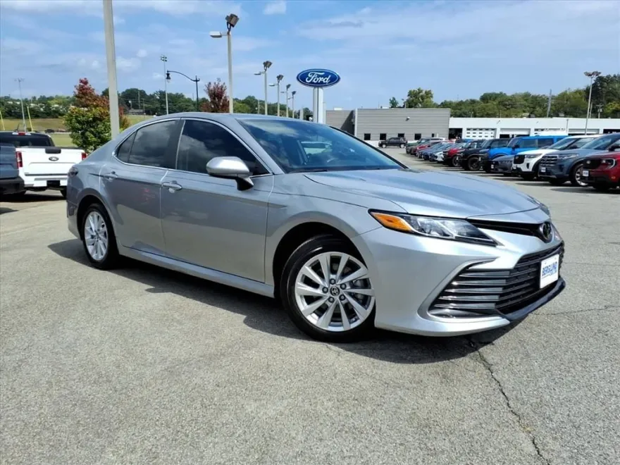 2024 Toyota Camry LE photo 1