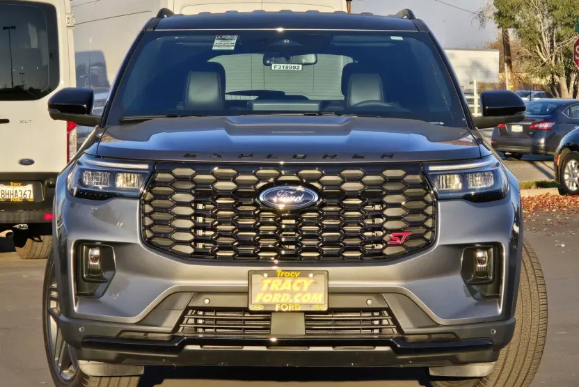 2025 Ford Explorer ST photo 1