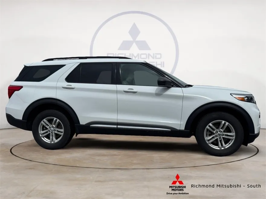 2022 Ford Explorer XLT photo 1