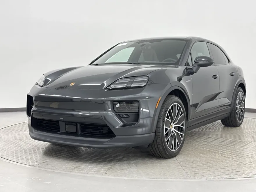 2025 Porsche Macan Electric photo 1