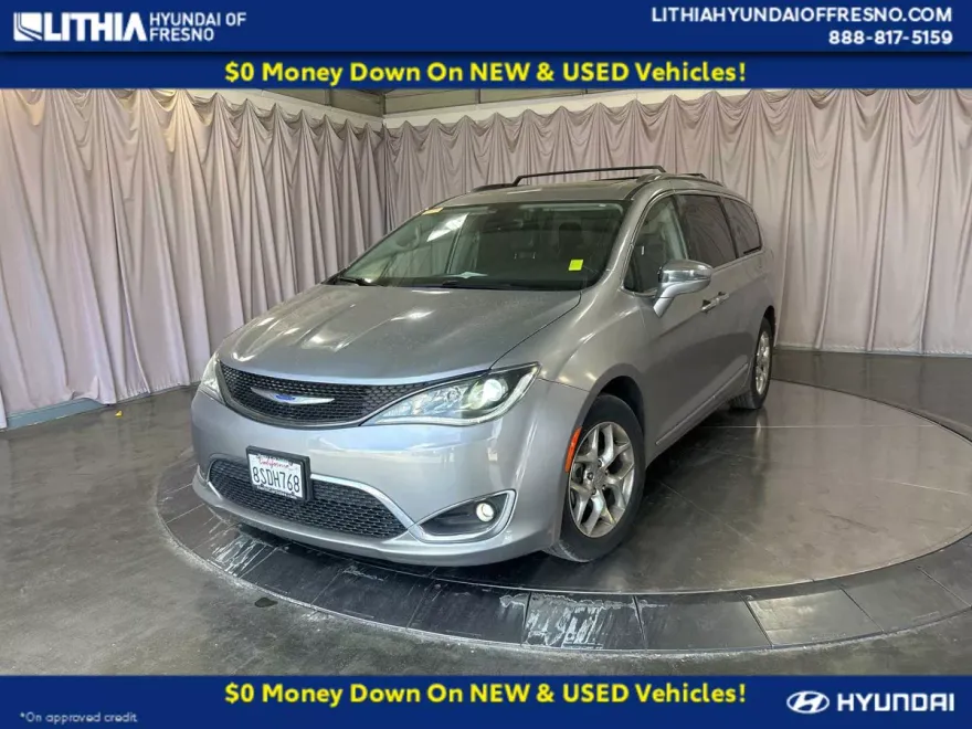 2018 Chrysler Pacifica Limited photo 1