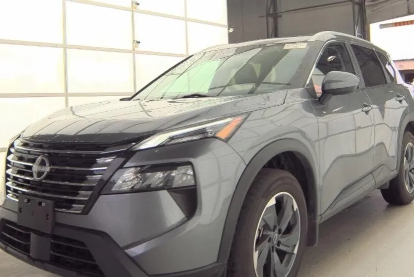 2024 Nissan Rogue SV photo 1