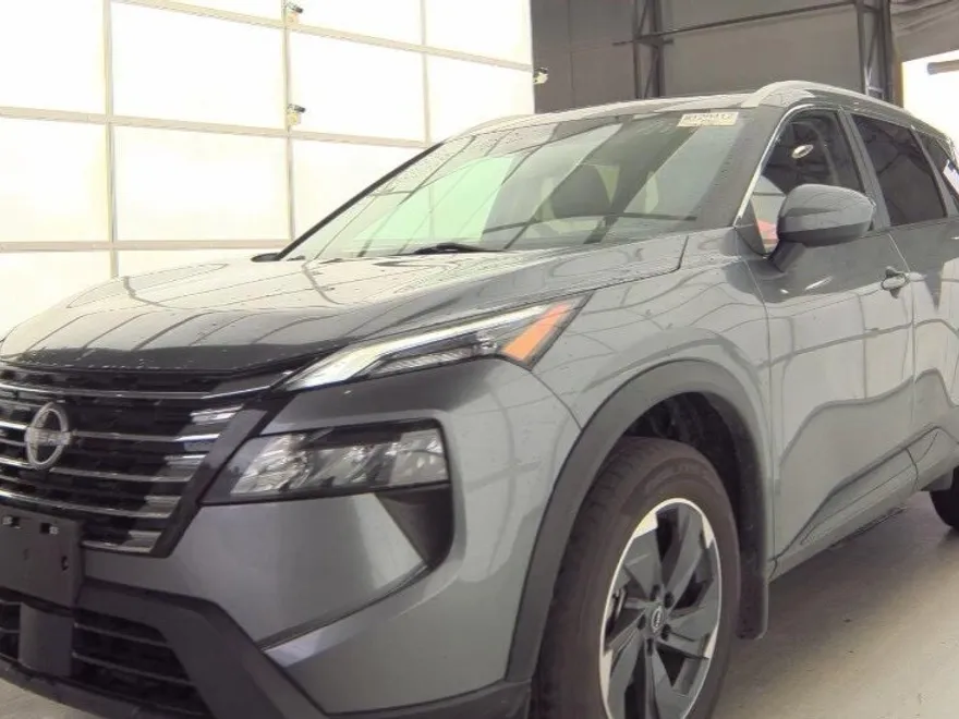 2024 Nissan Rogue SV photo 1