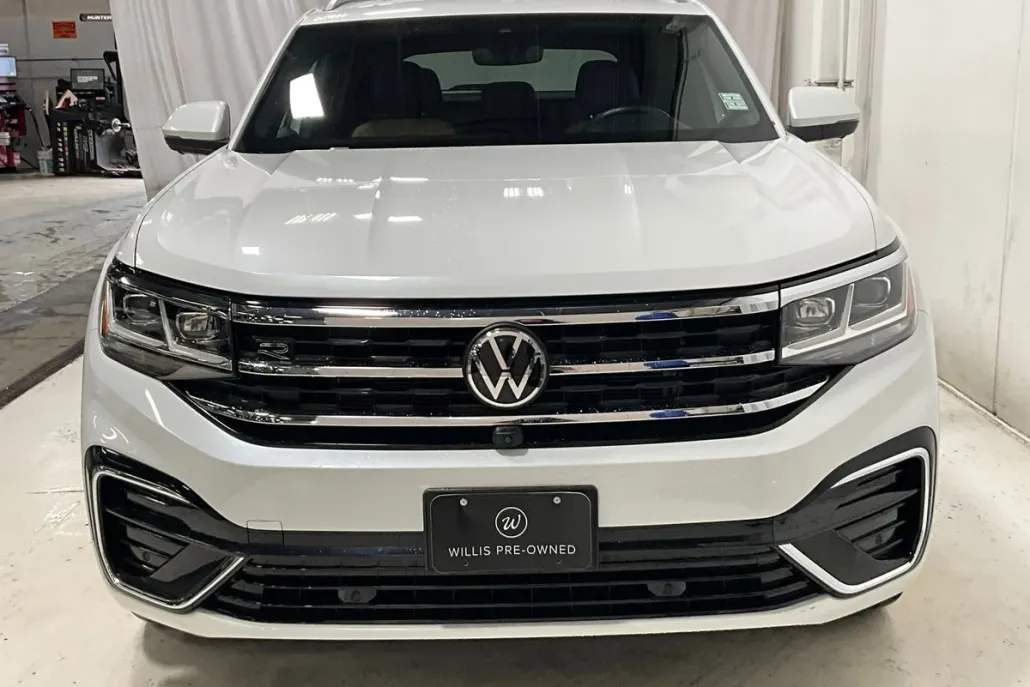 2022 Volkswagen Atlas Cross Sport V6 SEL Premium R-Line photo 1