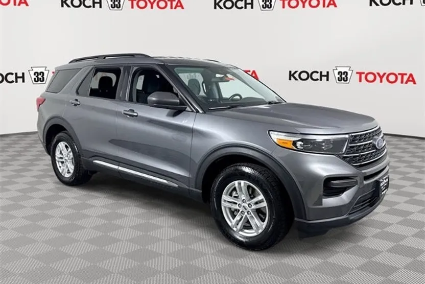 2022 Ford Explorer XLT photo 1