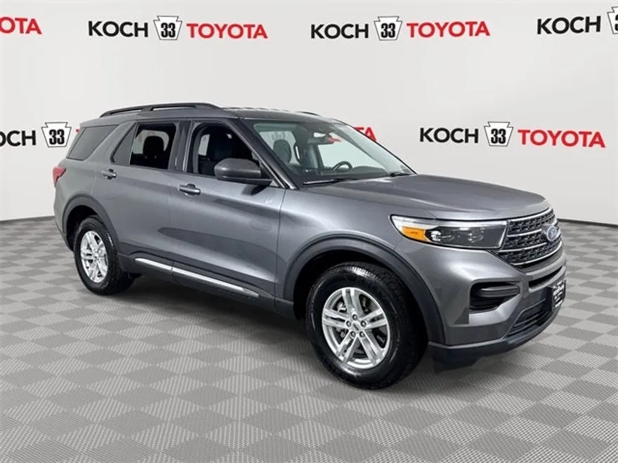 2022 Ford Explorer XLT photo 1