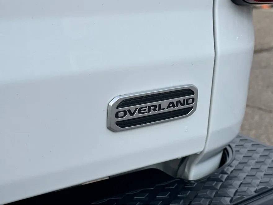 2023 Jeep Gladiator Overland photo 21