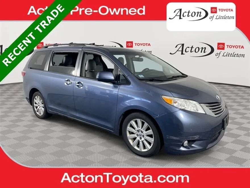 2017 Toyota Sienna Limited XLE Premium photo 1