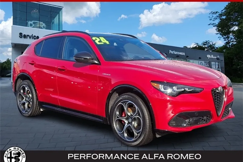 2024 Alfa Romeo Stelvio Ti photo 1