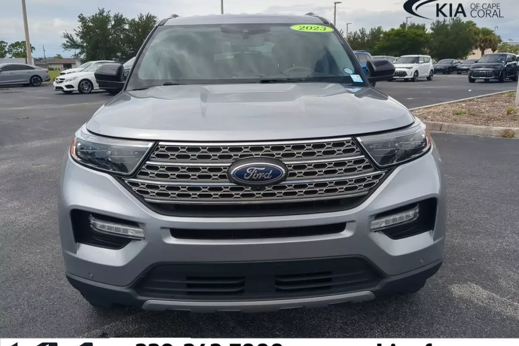 2023 Ford Explorer Limited photo 1