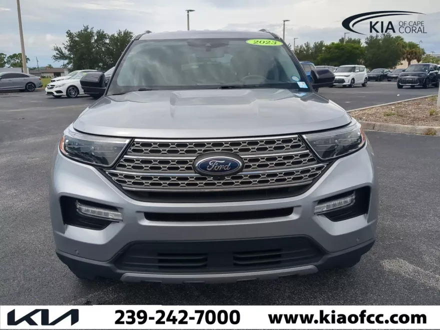 2023 Ford Explorer Limited photo 1