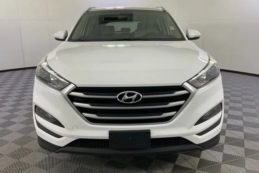 2017 Hyundai Tucson SE Plus photo 1