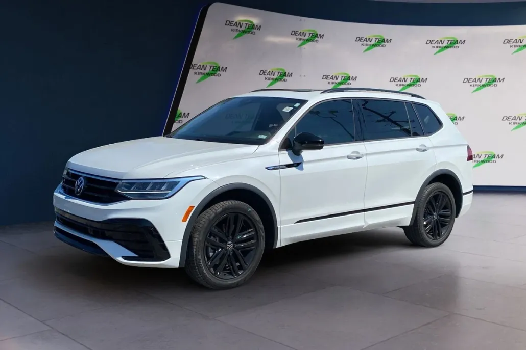 2022 Volkswagen Tiguan SE R-Line Black photo 1