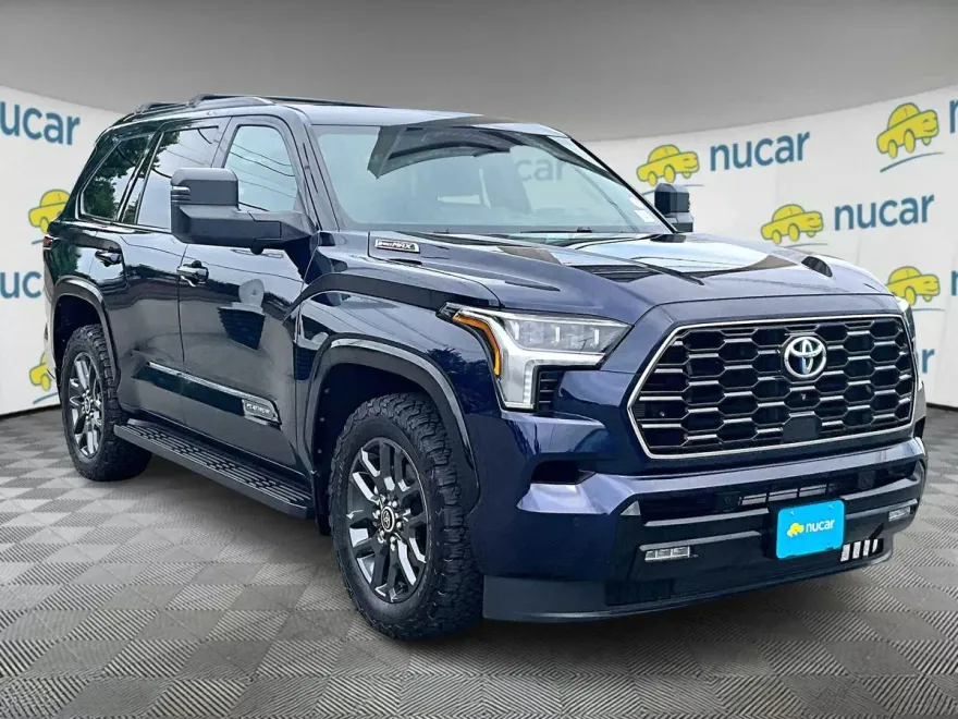 2023 Toyota Sequoia Platinum photo 1