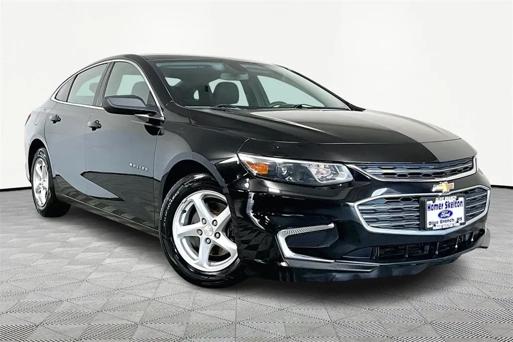 2017 Chevrolet Malibu LS photo 1