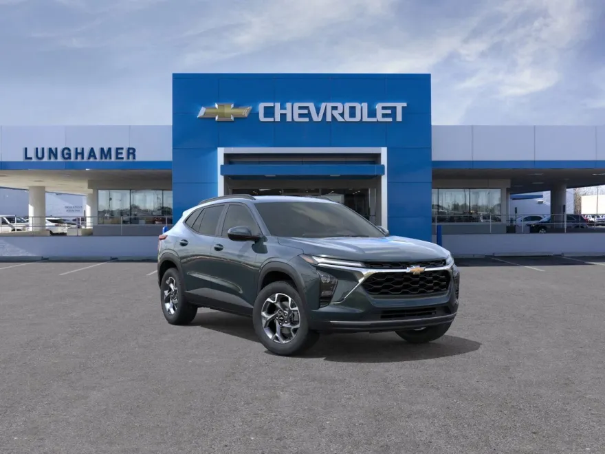 2025 Chevrolet Trax LT photo 1