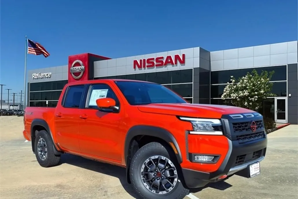 2025 Nissan Frontier Crew Cab PRO-X photo 1