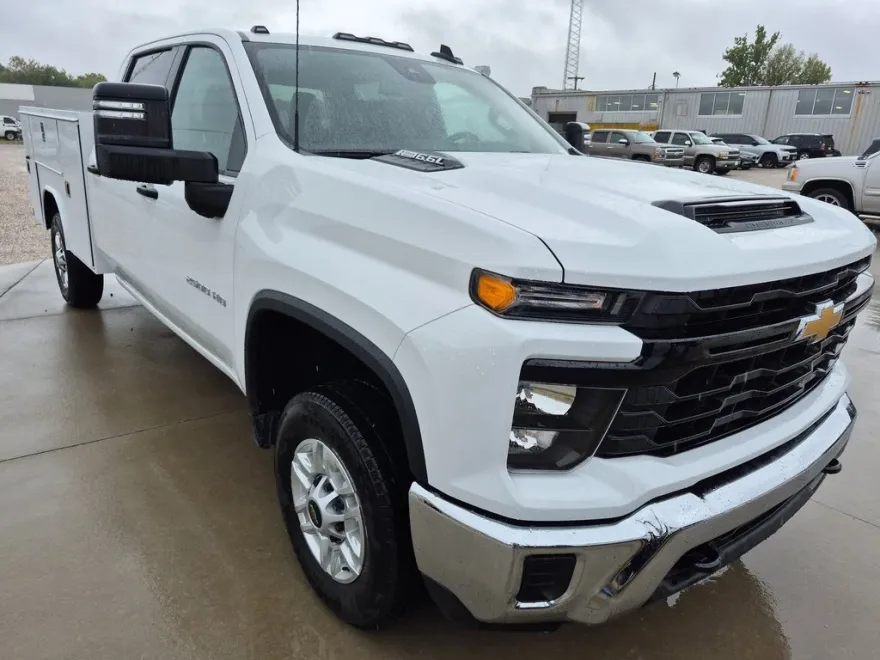 2025 Chevrolet Silverado 2500HD photo 1