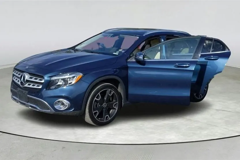 2019 Mercedes Benz GLA 250 photo 1
