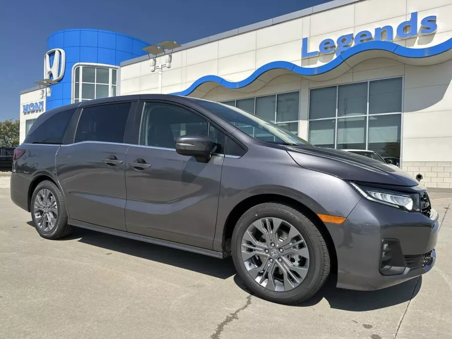 2026 Honda Odyssey Touring photo 1