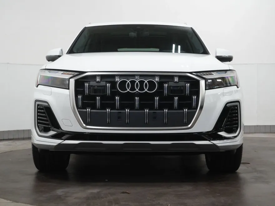 2025 Audi Q7 55 Premium photo 1